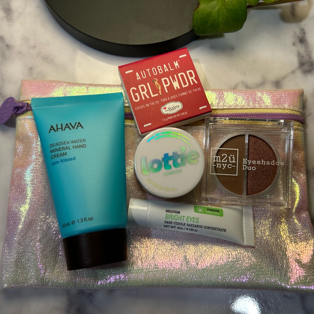 Stocking stuffer!! Ipsy Makeup Bundle- Pastel Shiny Iridescent bag and 5 goodies